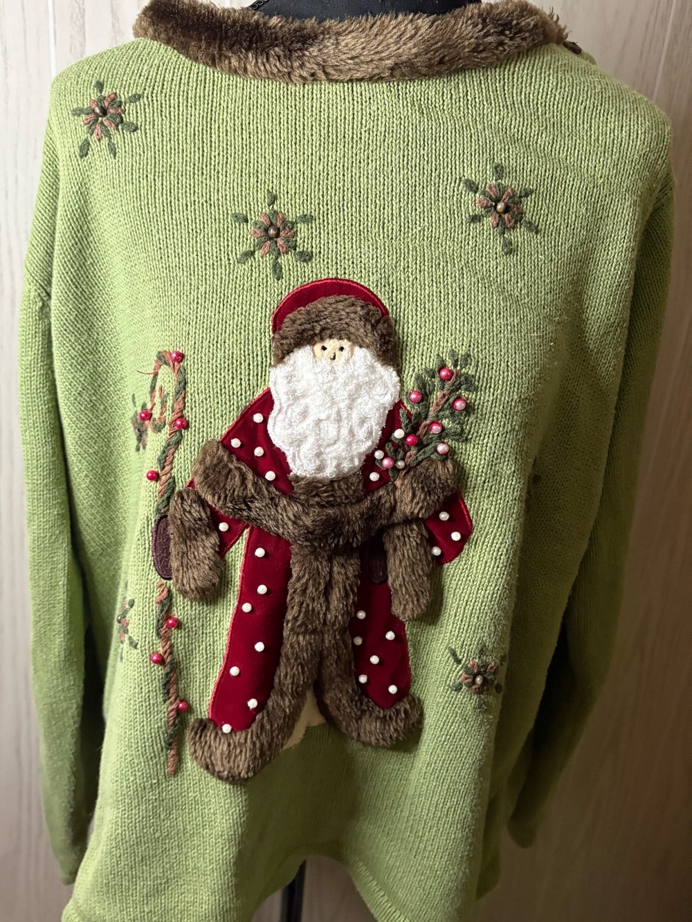 Vintage 90’s Mandalay Bay Green Old Fashioned Santa Sweater Embellished Faux Fur - Picture 2 of 10